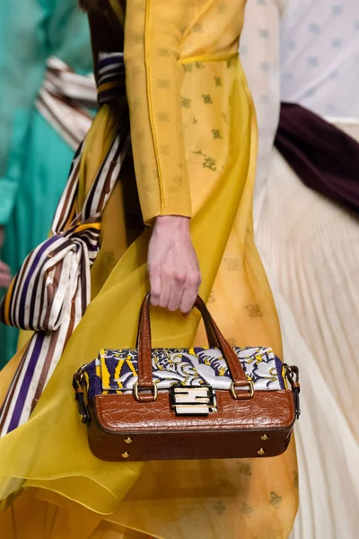 Look 143